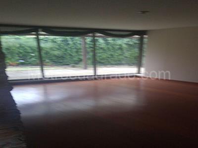 Casa de 4 alcobas en venta en San Jose De Bavaria, Bogotá, 800 m² · foto 2 de 18