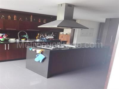 Casa de 4 alcobas en venta en San Jose De Bavaria, Bogotá, 800 m² · foto 10 de 14