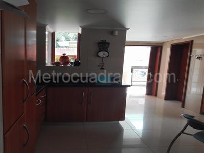 Casa de 5 alcobas en venta en San Jose De Bavaria, Bogotá · foto 5 de 13
