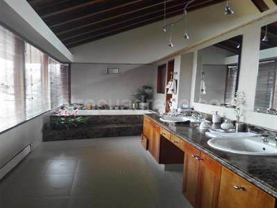 Casa de 5 alcobas en venta en San Jose De Bavaria, Bogotá · foto 20 de 20