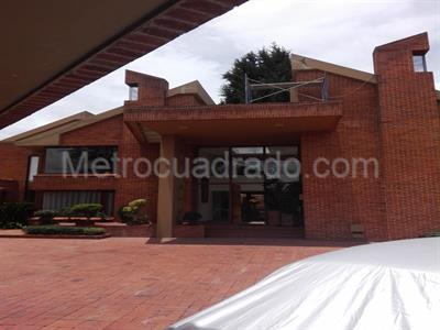 Casa de 5 alcobas en venta en San Jose De Bavaria, Bogotá · foto 2 de 20