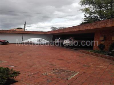 Casa de 5 alcobas en venta en San Jose De Bavaria, Bogotá · foto 8 de 20