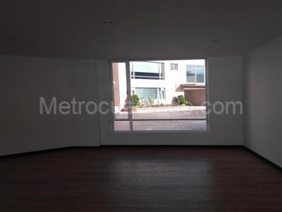 Casa de 4 alcobas en venta en San Jose De Bavaria, Bogotá, 900 m² · foto 8 de 10