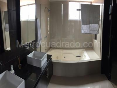 Casa de 4 alcobas en venta en San Jose De Bavaria, Bogotá, 900 m² · foto 14 de 17
