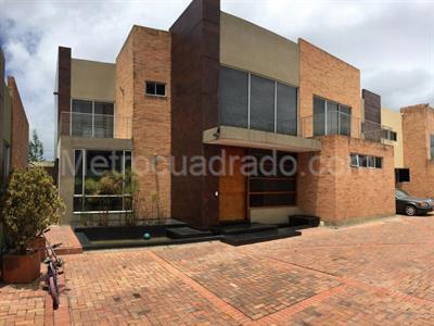 Casa de 4 alcobas en venta en San Jose De Bavaria, Bogotá, 900 m² · foto 17 de 17
