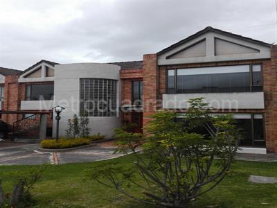 Casa de 3 alcobas en venta en San Jose De Bavaria, Bogotá, 600 m² · foto 9 de 10