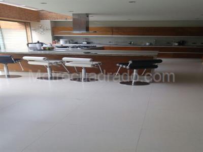 Casa de 5 alcobas en venta en San Jose De Bavaria, Bogotá, 1100 m² · foto 2 de 20