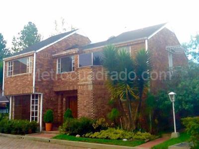 Casa de 3 alcobas en venta en San Jose De Bavaria, Bogotá, 350 m² · foto 8 de 11