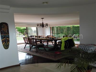 Casa de 3 alcobas en venta en San Jose De Bavaria, Bogotá, 400 m² · foto 2 de 9
