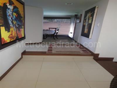 Casa de 3 alcobas en venta en San Jose De Bavaria, Bogotá, 649 m² · foto 2 de 11