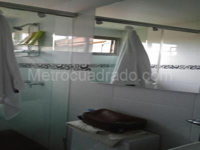 Casa de 3 alcobas en venta en San Jose De Bavaria, Bogotá, 649 m² · foto 9 de 11
