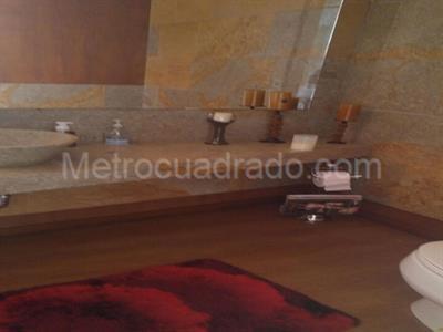 Casa de 4 alcobas en venta en San Jose De Bavaria, Bogotá, 900 m² · foto 9 de 14