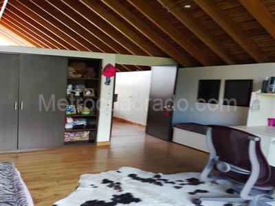 Casa de 5 alcobas en venta en San Jose De Bavaria, Bogotá, 800 m² · foto 10 de 11
