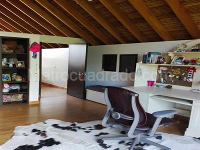 Casa de 5 alcobas en venta en San Jose De Bavaria, Bogotá, 800 m² · foto 11 de 11