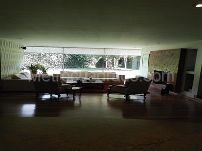 Casa de 5 alcobas en venta en San Jose De Bavaria, Bogotá, 800 m² · foto 3 de 11