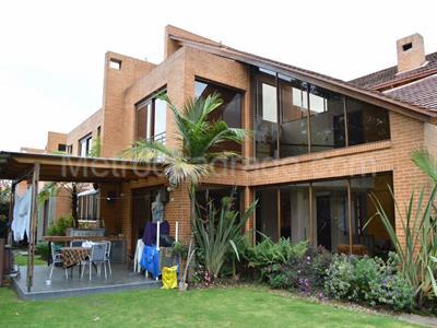 Casa de 4 alcobas en venta en San Jose De Bavaria, Bogotá, 800 m² · foto 16 de 18