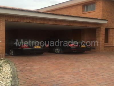 Casa de 4 alcobas en venta en San Simon Guaymaral, Bogotá, 1220 m² · foto 3 de 14