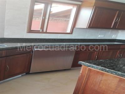 Casa de 4 alcobas en venta en San Jose De Bavaria, Bogotá, 570 m² · foto 10 de 11