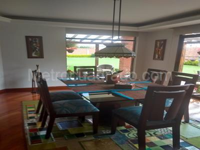 Casa de 3 alcobas en venta en San Jose De Bavaria, Bogotá, 750 m² · foto 2 de 9