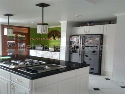 Casa de 3 alcobas en venta en San Jose De Bavaria, Bogotá, 750 m² · foto 7 de 9