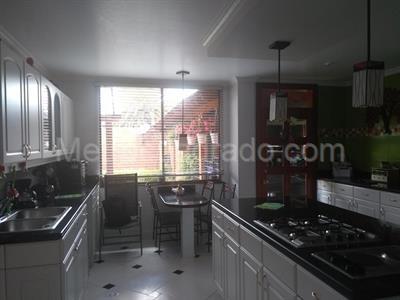 Casa de 3 alcobas en venta en San Jose De Bavaria, Bogotá, 750 m² · foto 4 de 13
