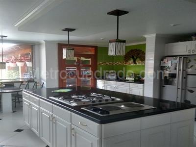 Casa de 3 alcobas en venta en San Jose De Bavaria, Bogotá, 750 m² · foto 5 de 13