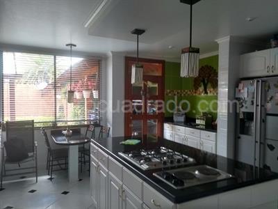 Casa de 3 alcobas en venta en San Jose De Bavaria, Bogotá, 750 m² · foto 2 de 12