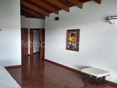 Casa de 3 alcobas en venta en San Jose De Bavaria, Bogotá, 750 m² · foto 9 de 12