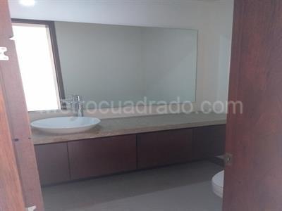 Casa de 5 alcobas en venta en San Jose De Bavaria, Bogotá, 500 m² · foto 9 de 12