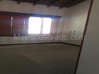 Casa de 4 alcobas en arriendo en San Jose De Bavaria, Bogotá, 800 m² · foto 7 de 15