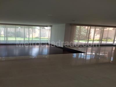 Casa de 5 alcobas en venta en San Jose De Bavaria, Bogotá, 530 m² · foto 2 de 14