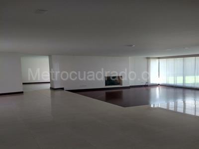 Casa de 5 alcobas en venta en San Jose De Bavaria, Bogotá, 530 m² · foto 7 de 14