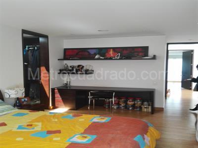Casa de 4 alcobas en venta en San Jose De Bavaria, Bogotá, 800 m² · foto 14 de 19