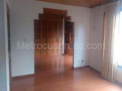 Casa de 3 alcobas en venta en San Jose De Bavaria, Bogotá, 670 m² · foto 10 de 18