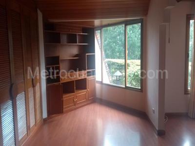 Casa de 3 alcobas en venta en San Jose De Bavaria, Bogotá, 670 m² · foto 2 de 18