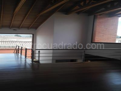 Casa de 4 alcobas en arriendo en San Jose De Bavaria, Bogotá, 575 m² · foto 3 de 7