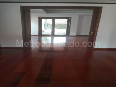 Casa de 4 alcobas en arriendo en San Jose De Bavaria, Bogotá, 575 m² · foto 5 de 7