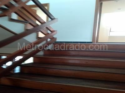 Casa de 4 alcobas en venta en San Jose De Bavaria, Bogotá, 800 m² · foto 3 de 9
