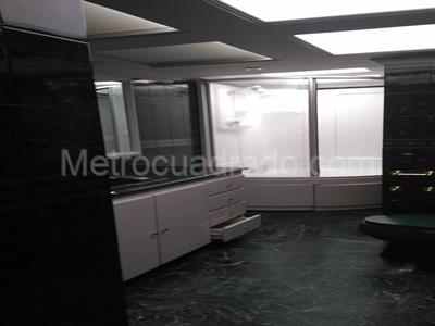 Casa de 4 alcobas en venta en San Jose De Bavaria, Bogotá, 800 m² · foto 5 de 9