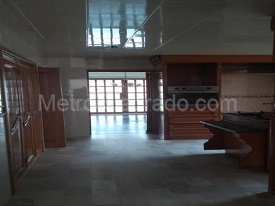 Casa de 4 alcobas en venta en San Jose De Bavaria, Bogotá, 800 m² · foto 9 de 9