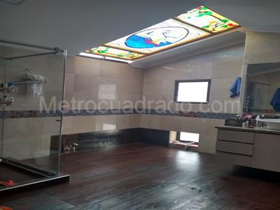 Casa de 5 alcobas en venta en San Jose De Bavaria, Bogotá, 800 m² · foto 10 de 14