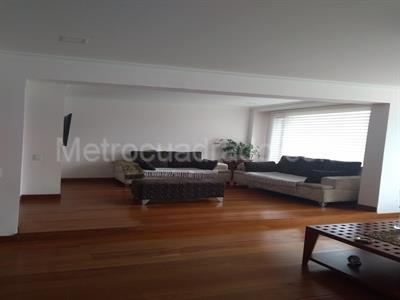 Casa de 5 alcobas en venta en San Jose De Bavaria, Bogotá, 800 m² · foto 5 de 14