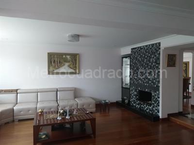 Casa de 5 alcobas en venta en San Jose De Bavaria, Bogotá, 800 m² · foto 6 de 14