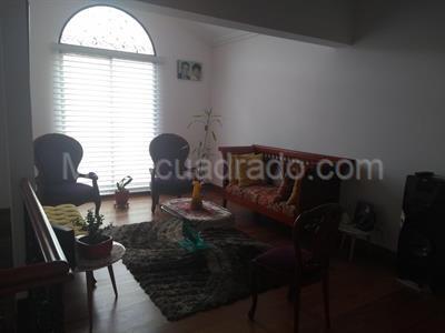 Casa de 5 alcobas en venta en San Jose De Bavaria, Bogotá, 800 m² · foto 8 de 14