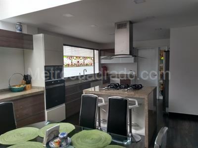Casa en venta en San Jose De Bavaria, Bogotá · foto 4 de 11