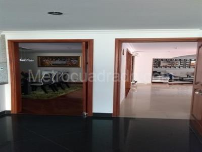 Casa de 5 alcobas en venta en San Jose De Bavaria, Bogotá, 800 m² · foto 12 de 15