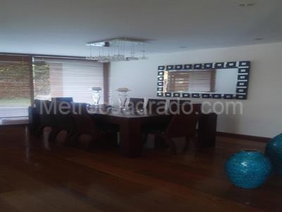 Casa de 4 alcobas en venta en San Simon, Bogotá, 330 m² · foto 2 de 6