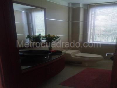 Casa de 4 alcobas en venta en San Simon, Bogotá, 330 m² · foto 4 de 6