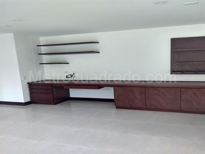Casa en venta en San Jose De Bavaria, Bogotá · foto 3 de 8