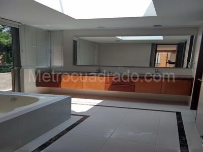 Casa en venta en San Jose De Bavaria, Bogotá · foto 6 de 8